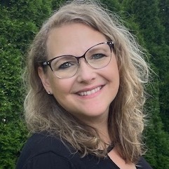 Kelly Headshot 2021-2